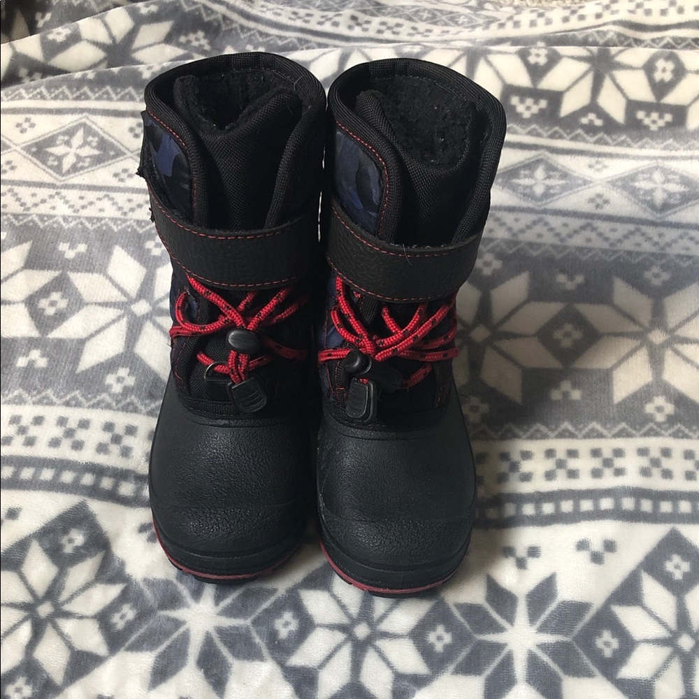 Kids Black Winter Boots with Red Laces